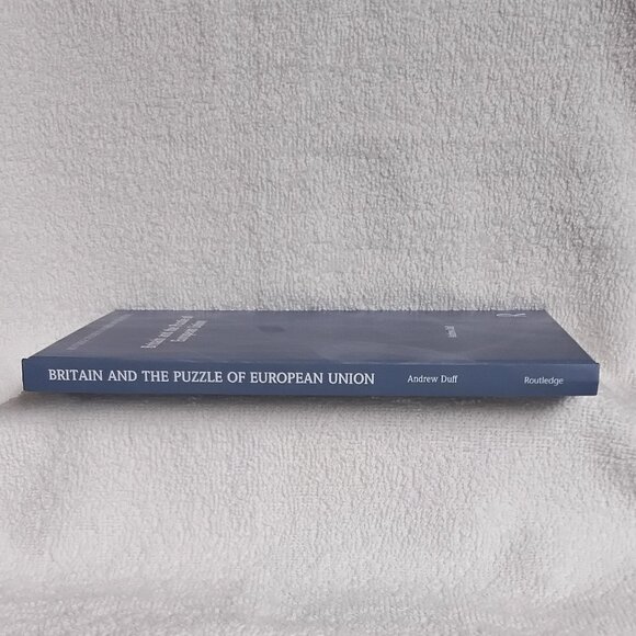 New 'Britain and the Puzzle of European Union' Routledge Hardcover Textbook!! - Picture 4 of 4